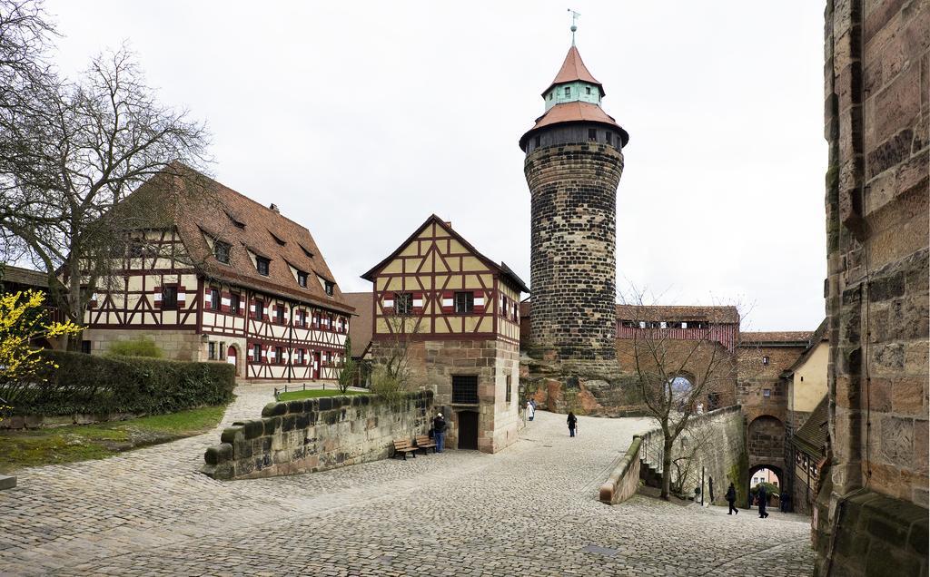 Ibis Hotel Nuernberg Altstadt Bagian luar foto